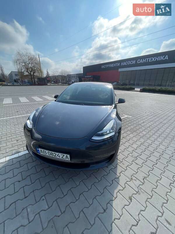 Седан Tesla Model 3 2018 в Вінниці