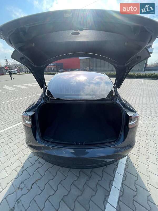 Седан Tesla Model 3 2018 в Вінниці
