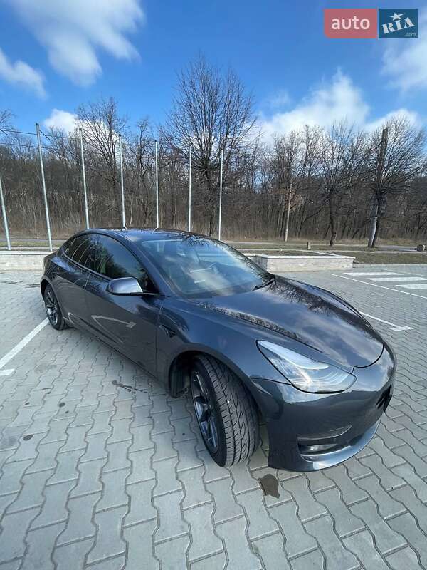 Седан Tesla Model 3 2018 в Вінниці