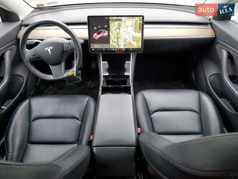 Седан Tesla Model 3 2019 в Одесі