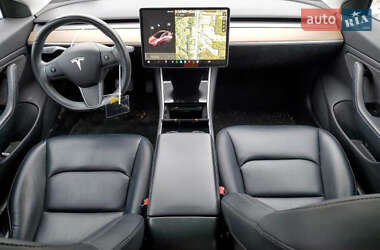 Седан Tesla Model 3 2019 в 