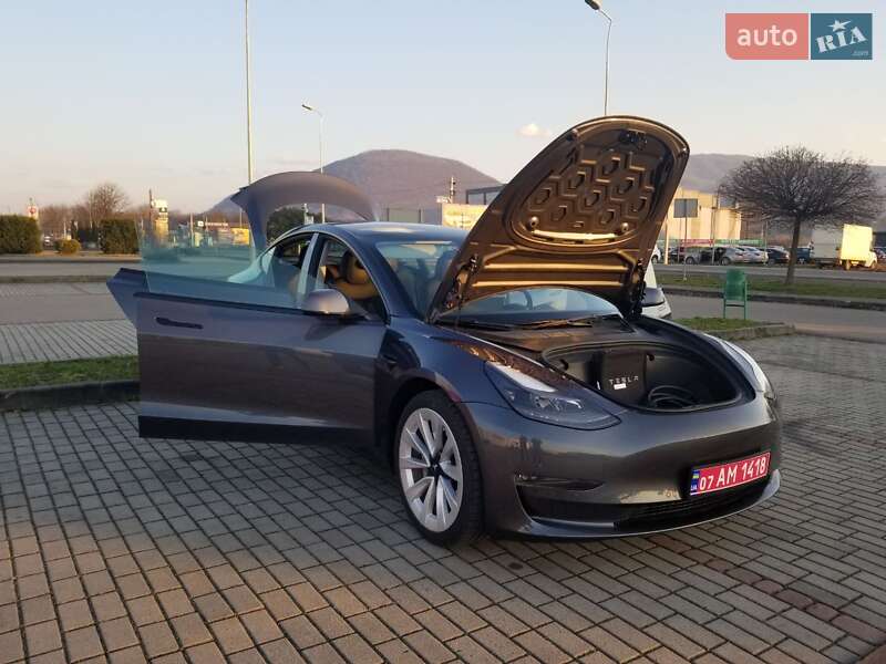 Седан Tesla Model 3 2021 в Тячеві