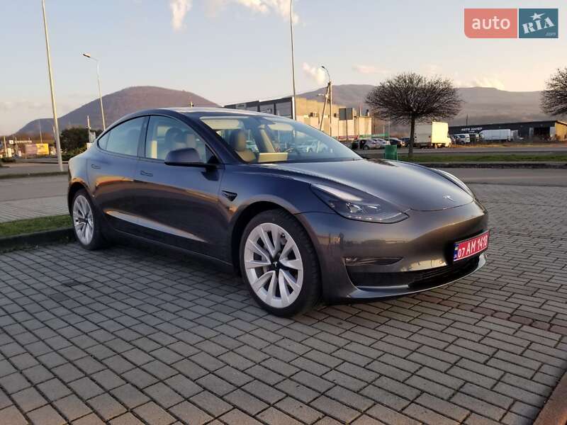 Седан Tesla Model 3 2021 в Тячеві