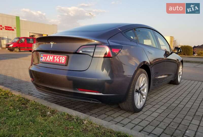 Седан Tesla Model 3 2021 в Тячеві