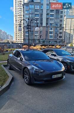 Седан Tesla Model 3 2018 в Києві