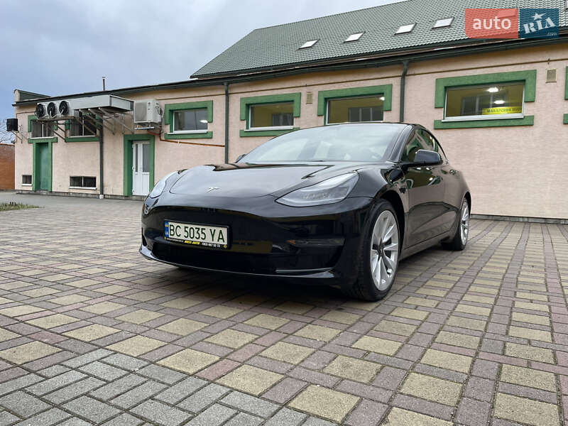 Седан Tesla Model 3 2022 в Стрые