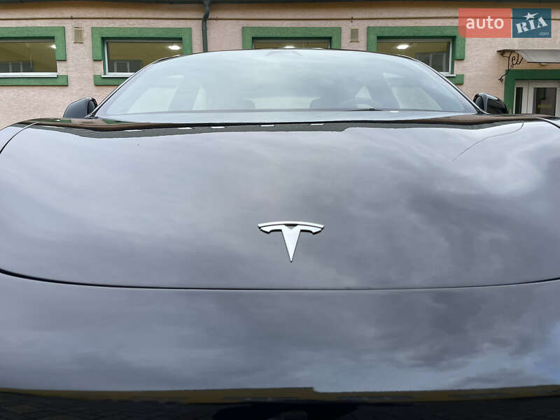Седан Tesla Model 3 2022 в Стрые
