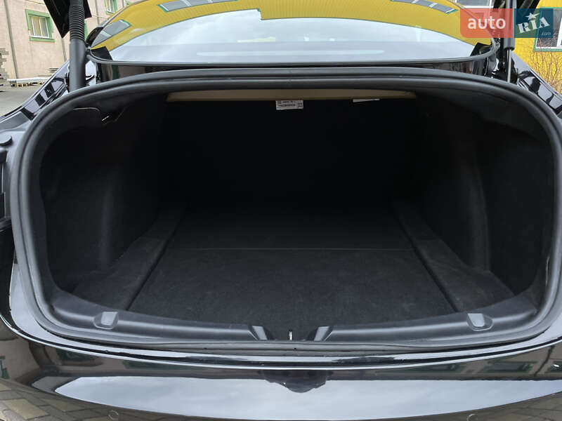 Седан Tesla Model 3 2022 в Стрые