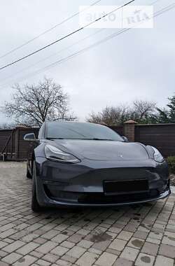 Седан Tesla Model 3 2019 в Чернівцях