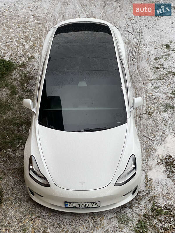 Седан Tesla Model 3 2019 в Чернівцях