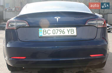 Седан Tesla Model 3 2020 в Львове