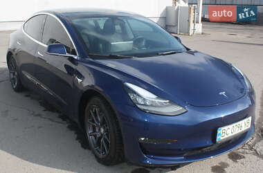 Седан Tesla Model 3 2020 в Львове