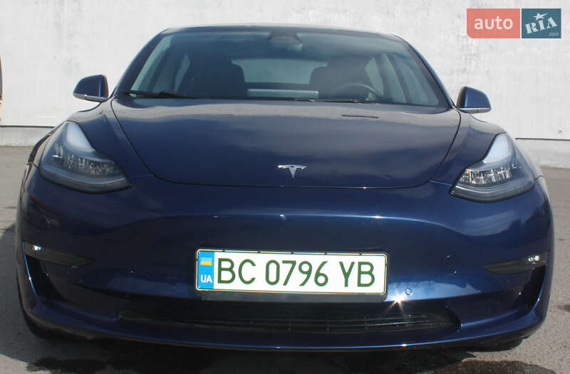 Tesla Model 3 2020