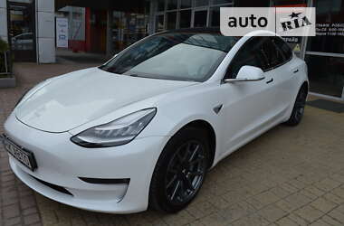 Седан Tesla Model 3 2019 в Львове