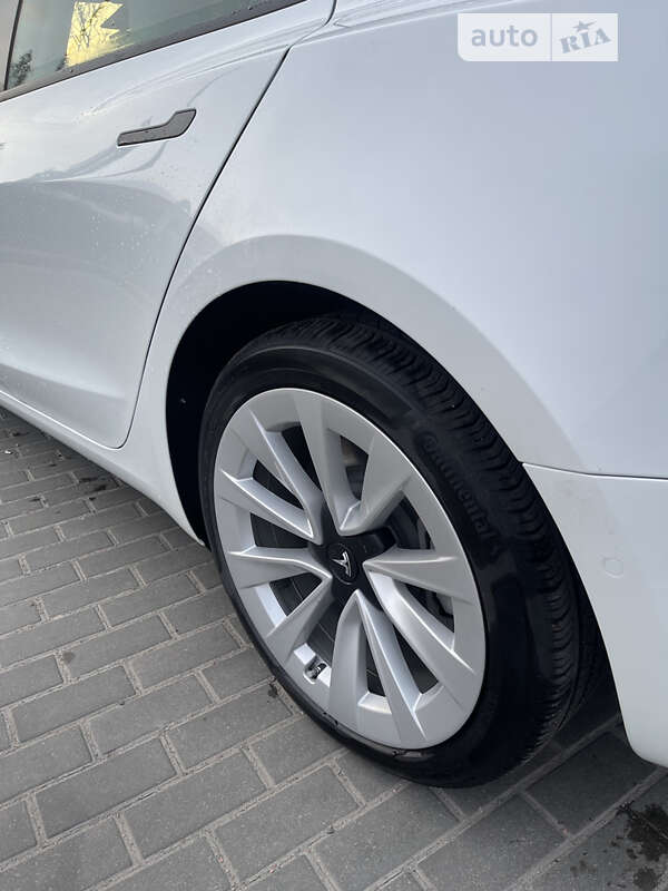 Седан Tesla Model 3 2022 в Днепре