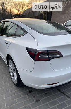 Седан Tesla Model 3 2022 в Днепре