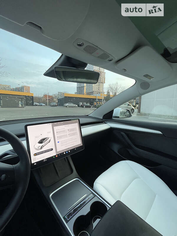 Седан Tesla Model 3 2022 в Днепре