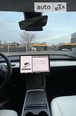 Седан Tesla Model 3 2022 в Днепре