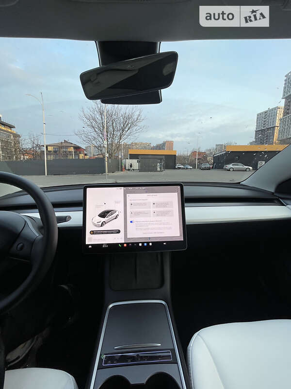 Седан Tesla Model 3 2022 в Днепре