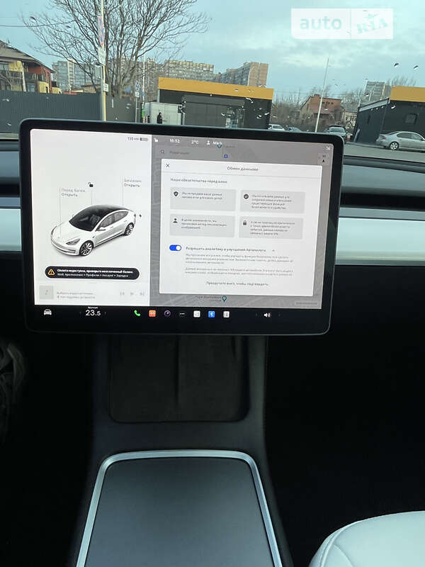 Седан Tesla Model 3 2022 в Днепре
