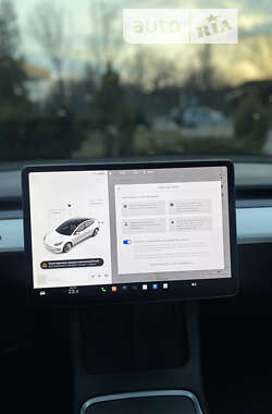 Седан Tesla Model 3 2022 в Днепре