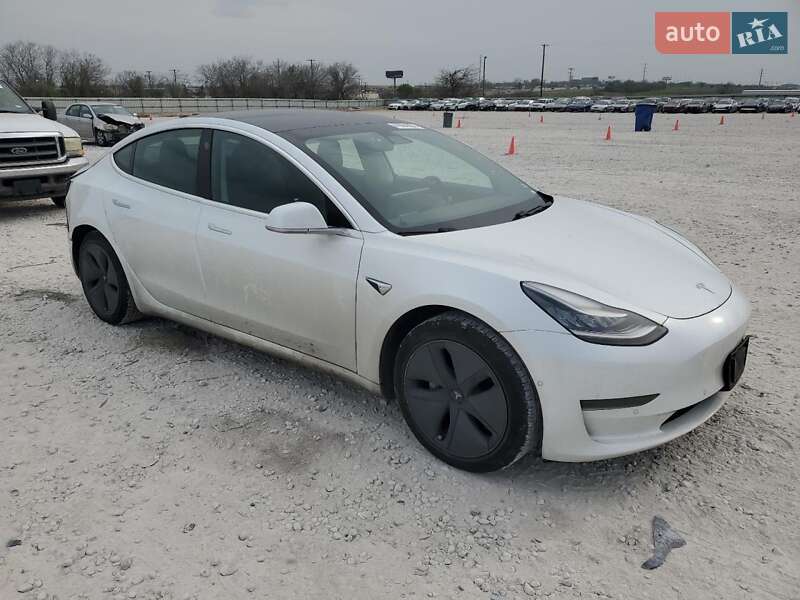 Седан Tesla Model 3 2020 в Львове