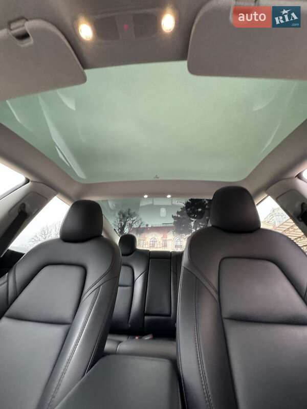 Седан Tesla Model 3 2022 в Одессе