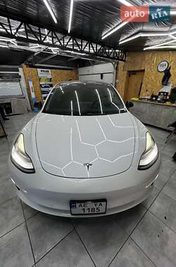 Седан Tesla Model 3 2018 в Дніпрі