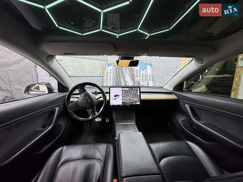 Седан Tesla Model 3 2018 в Дніпрі