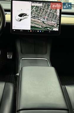 Седан Tesla Model 3 2018 в Дніпрі