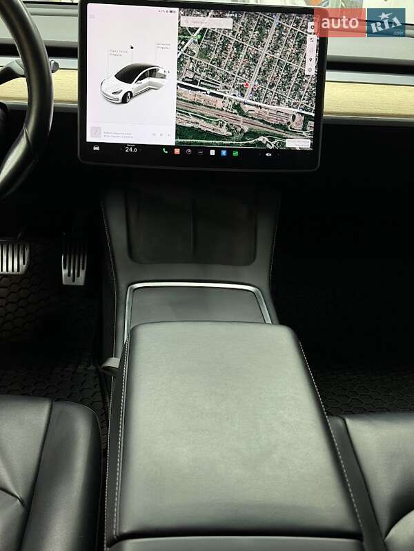 Седан Tesla Model 3 2018 в Дніпрі