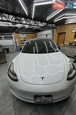 Седан Tesla Model 3 2018 в Дніпрі
