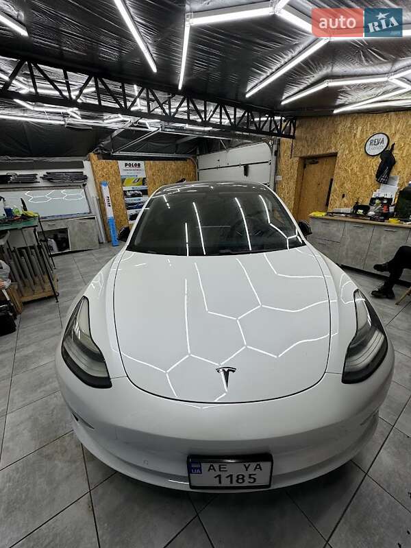 Седан Tesla Model 3 2018 в Дніпрі