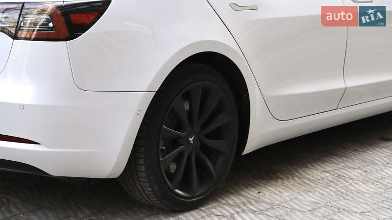 Седан Tesla Model 3 2019 в Тернополі