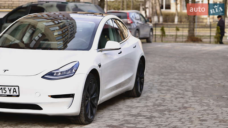 Седан Tesla Model 3 2019 в Тернополі