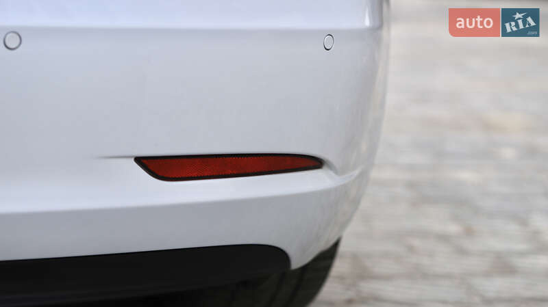 Седан Tesla Model 3 2019 в Тернополі