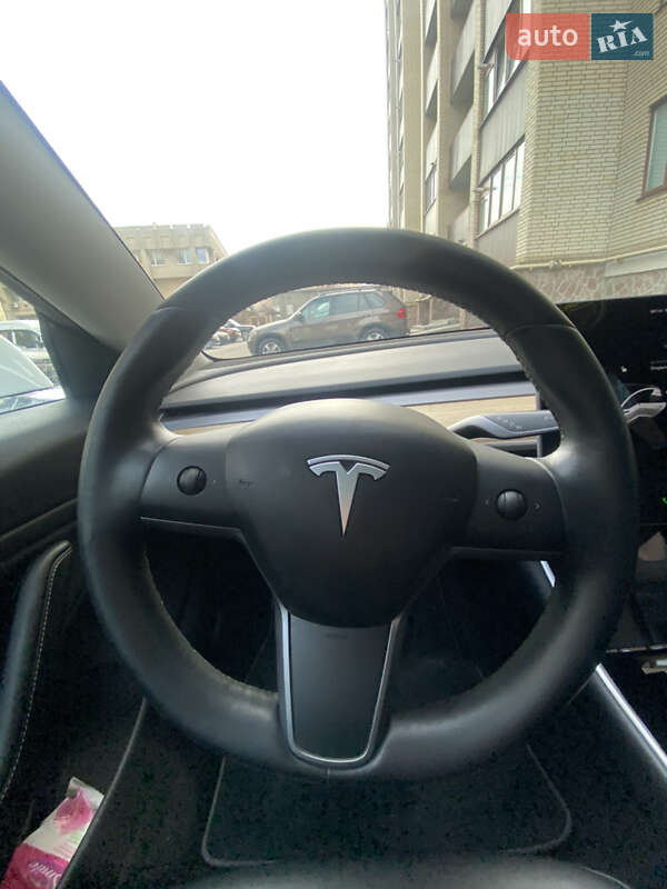 Седан Tesla Model 3 2019 в Тернополі