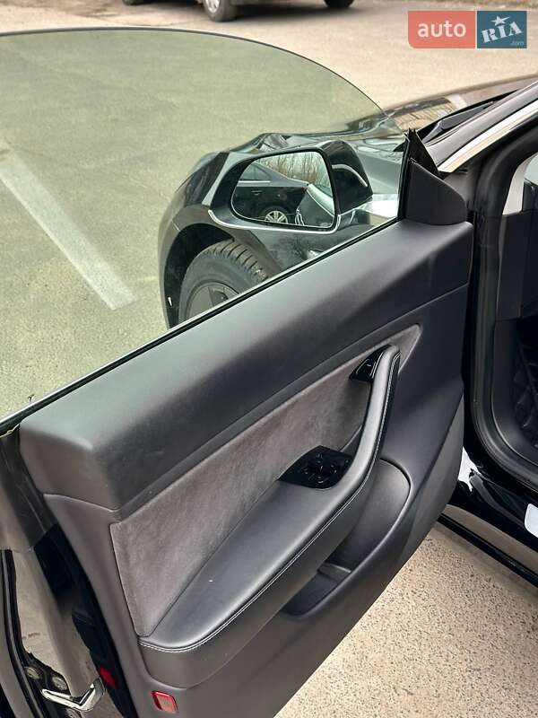 Седан Tesla Model 3 2019 в Сумах