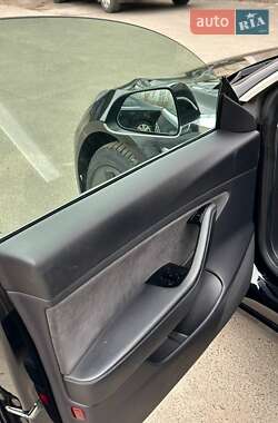 Седан Tesla Model 3 2019 в 