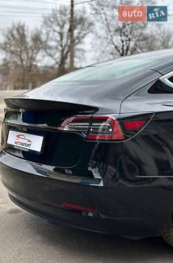 Седан Tesla Model 3 2019 в Сумах