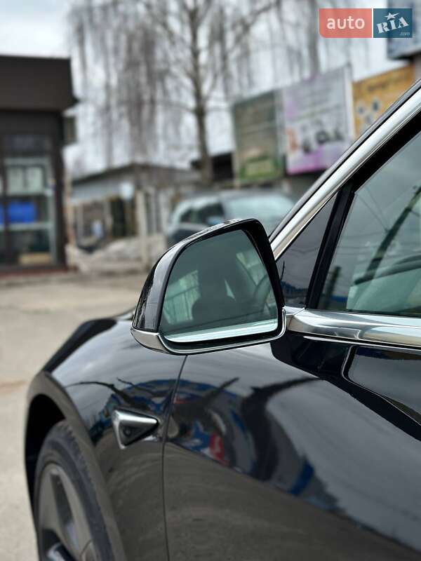 Седан Tesla Model 3 2019 в Сумах