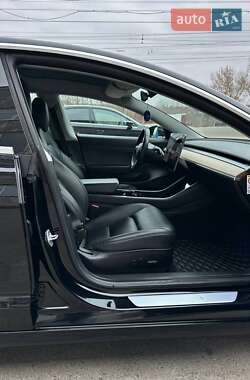 Седан Tesla Model 3 2019 в 