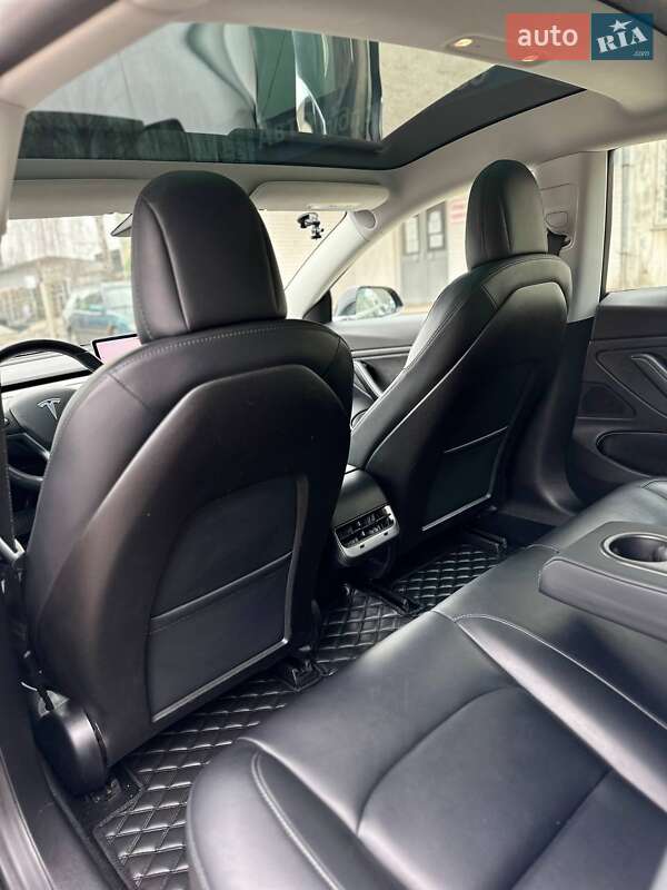 Седан Tesla Model 3 2019 в Сумах