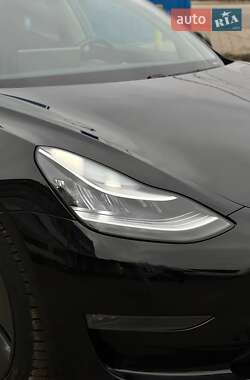 Седан Tesla Model 3 2019 в 