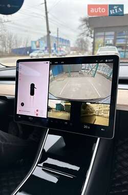 Седан Tesla Model 3 2019 в 