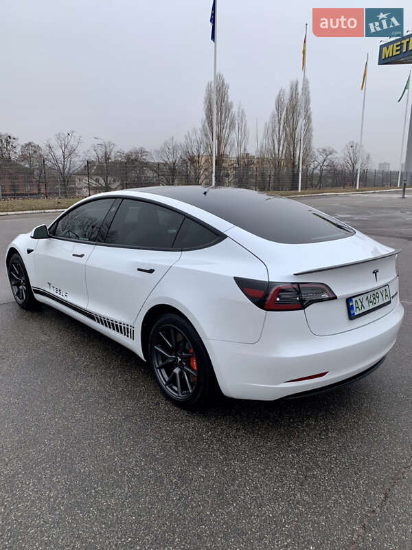 Седан Tesla Model 3 2021 в Харкові