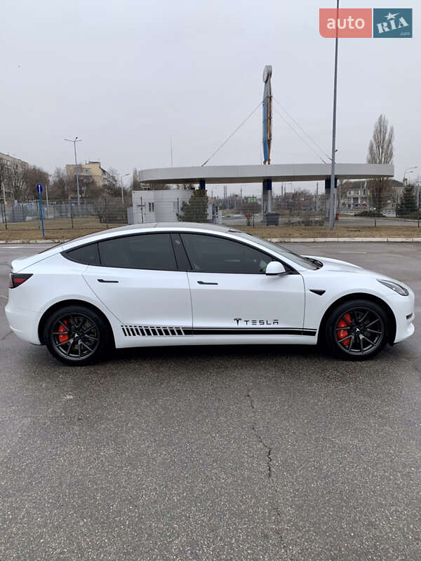 Седан Tesla Model 3 2021 в Харкові