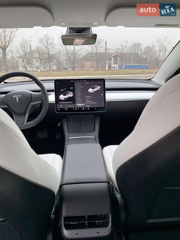 Седан Tesla Model 3 2021 в Харкові