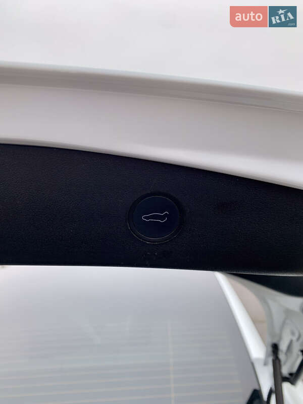 Седан Tesla Model 3 2021 в Харкові