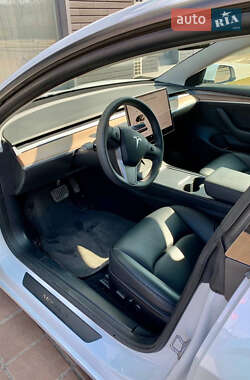 Седан Tesla Model 3 2022 в Черкассах
